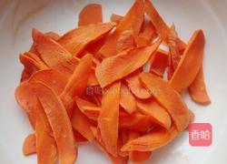 胡萝卜炒甜豆的做法图解3