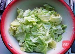 腊肉炒手撕包菜的做法图解2