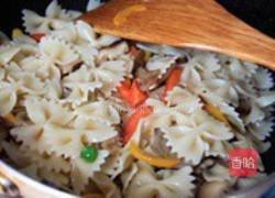 牛肝菌蝴蝶面的做法图解4