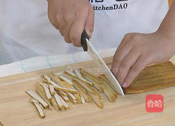 洋葱拌豆干的做法图解1