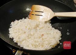 菠萝火腿炒饭的做法图解6