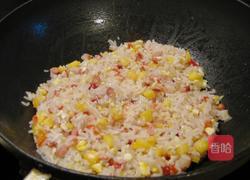 菠萝火腿炒饭的做法图解8