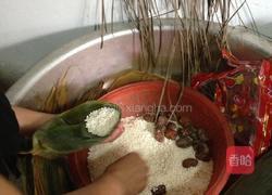 蜜枣甜粽的做法图解4