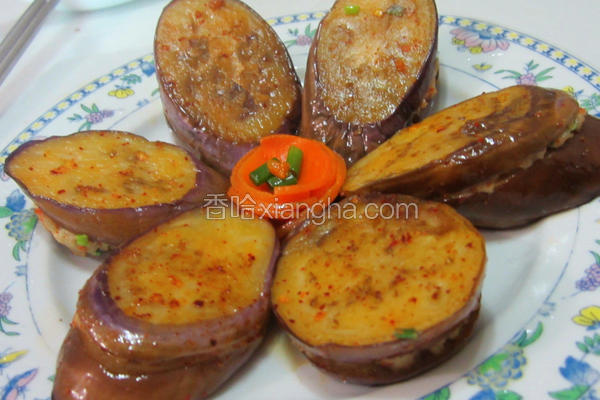 煎胡萝卜肉泥茄盒