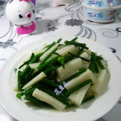 韭菜花炒山药的做法[图]