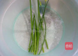 韭菜花炒山药的做法图解2