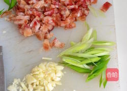 腊味包菜炒饭的做法图解2