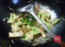 虾皮香干炒花菜的做法图解14