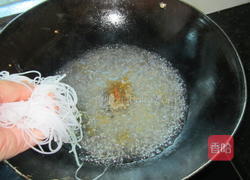 粉丝蛋皮海苔汤的做法图解3