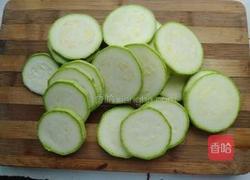 烤西葫芦串的做法图解1