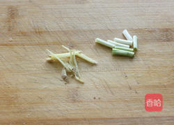 青豆炒虾仁的做法图解2