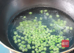 青豆炒虾仁的做法图解5