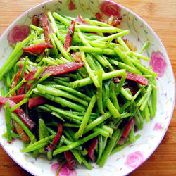 芦蒿炒牛肉的做法[图]