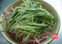 糖醋水萝卜的做法图解4