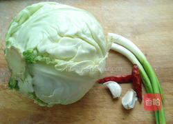 酸辣手撕包菜的做法图解1