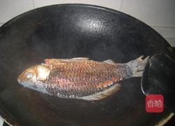 黑芝麻鲫鱼汤的做法图解6