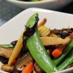 甜豆荚烩时蔬的做法[图]