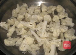 榨菜炒花菜的做法图解4