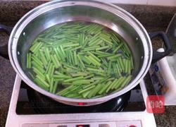 腐乳香芹炒豆干的做法图解2