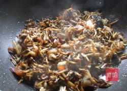 雪菜鱼片的做法图解7