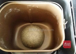 黑芝麻土司面包机的做法图解3