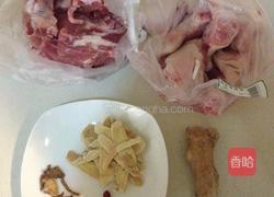 黄芪肉骨猪蹄的做法图解1