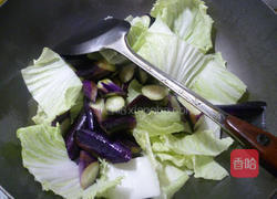 茄子炒大白菜的做法图解8