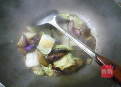 茄子炒大白菜的做法图解11