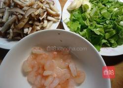 香菇虾仁肠粉的做法图解2