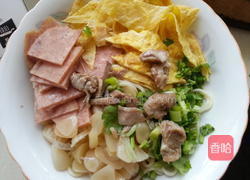 肉丸子面条的做法图解3