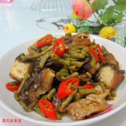 酸豆角炒腊鱼的做法[图]