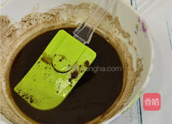 淋面可可草莓卷的做法图解1