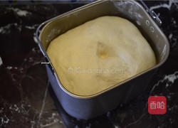 海苔肉松面包卷的做法图解2