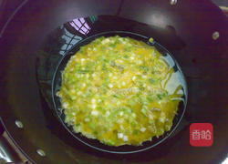 香葱榨菜煎蛋的做法图解5