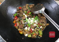 猪肝茄丁的做法图解10