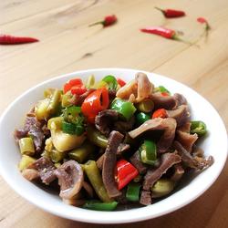 酸豆角炒鸡胗的做法[图]