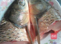 红烧鱼头的做法图解1