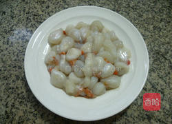 清蒸目鱼蛋的做法图解1