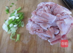 榨菜炒肉丝的做法图解2