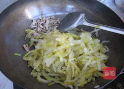 榨菜炒肉丝的做法图解6