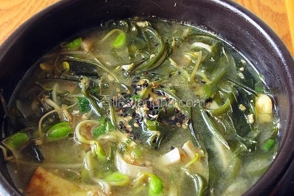 裙带豆芽素酱汤