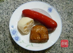 韭菜芽杂炒红肠的做法图解2