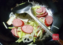 韭菜芽杂炒红肠的做法图解10