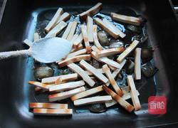 香芹香干炒腊肉的做法图解5