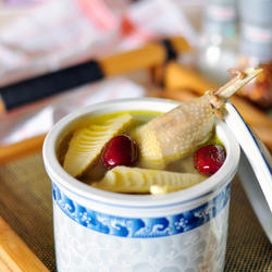 春笋煨土鸡的做法[图]