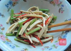 芹菜豆腐丝凉拌的做法图解7