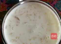 牛奶燕窝的做法图解1