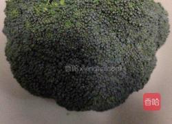 素炒西蘭花的做法图解1