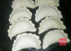 韭菜盒子的煎法的做法图解4