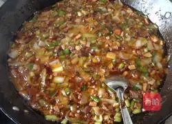 Illustration of the process of making noodle sauce 1